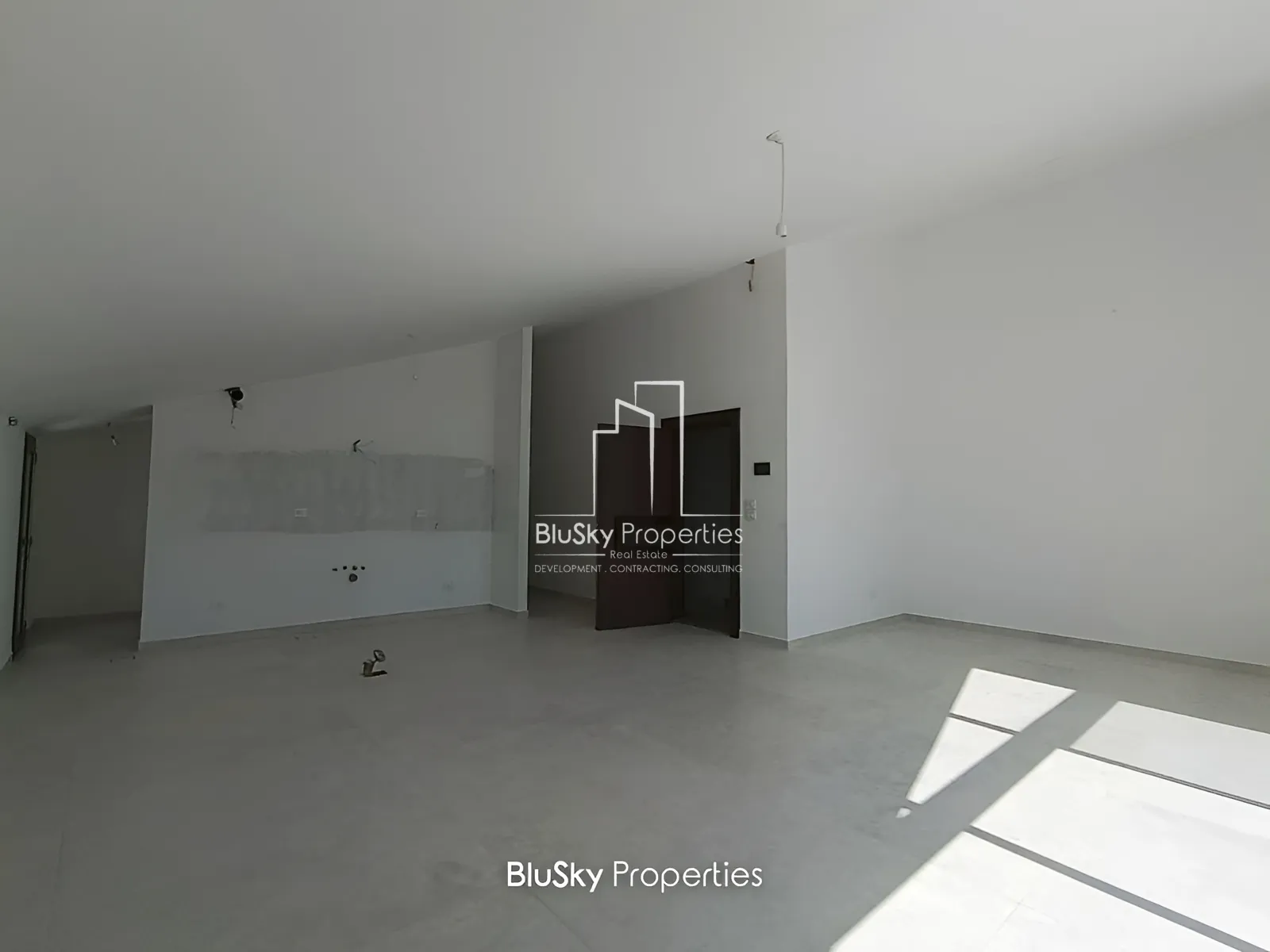 Apartment for Sale in Blat - 3 bed, 3 bath