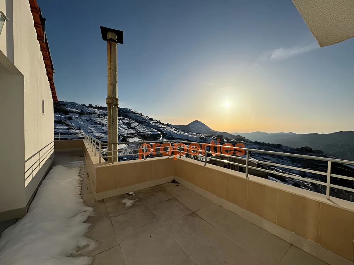 Chalet for Sale in Faraya - 4 bed, 4 bath