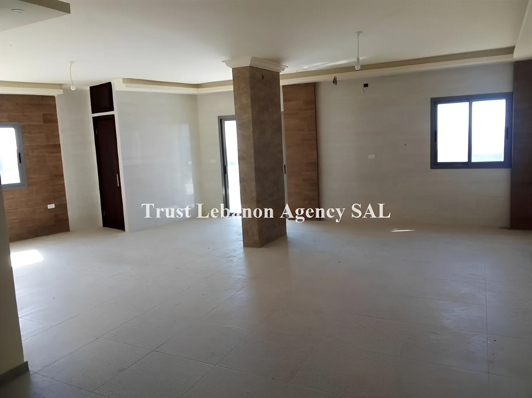 Office for rent in Chouf, Haret Al Naame