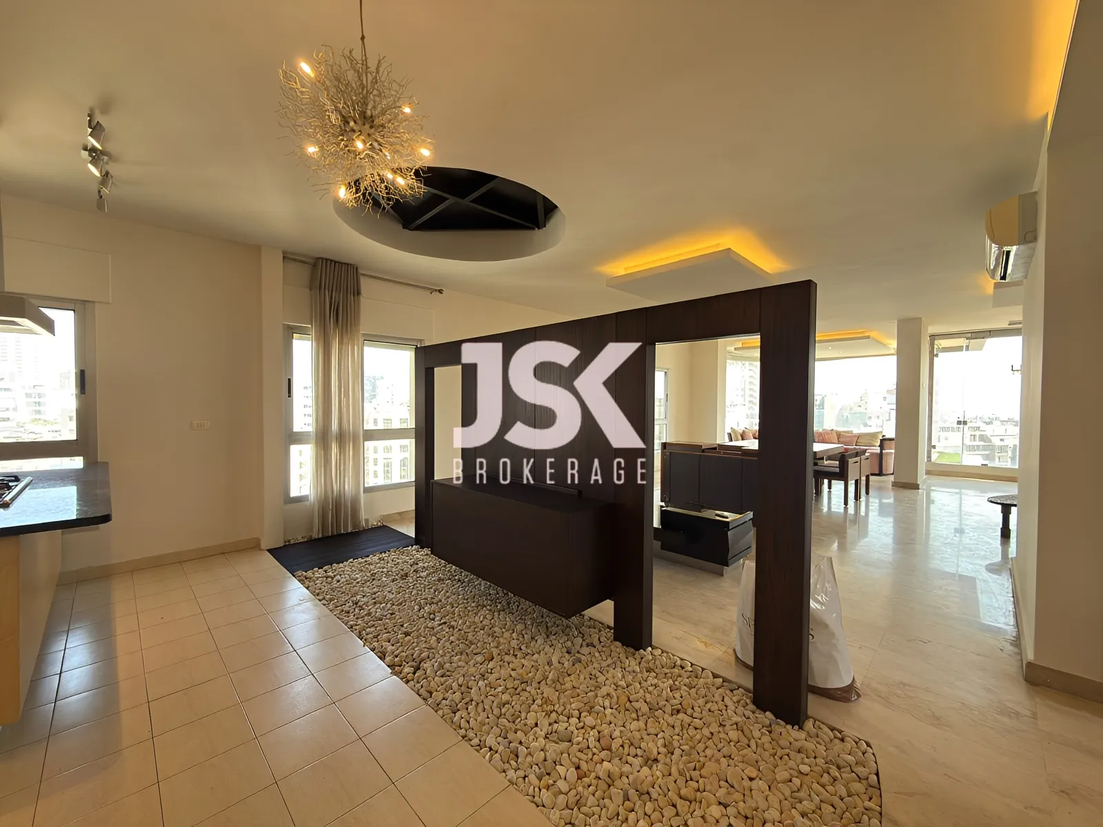 Apartment for Rent in Achrafieh - 3 bed