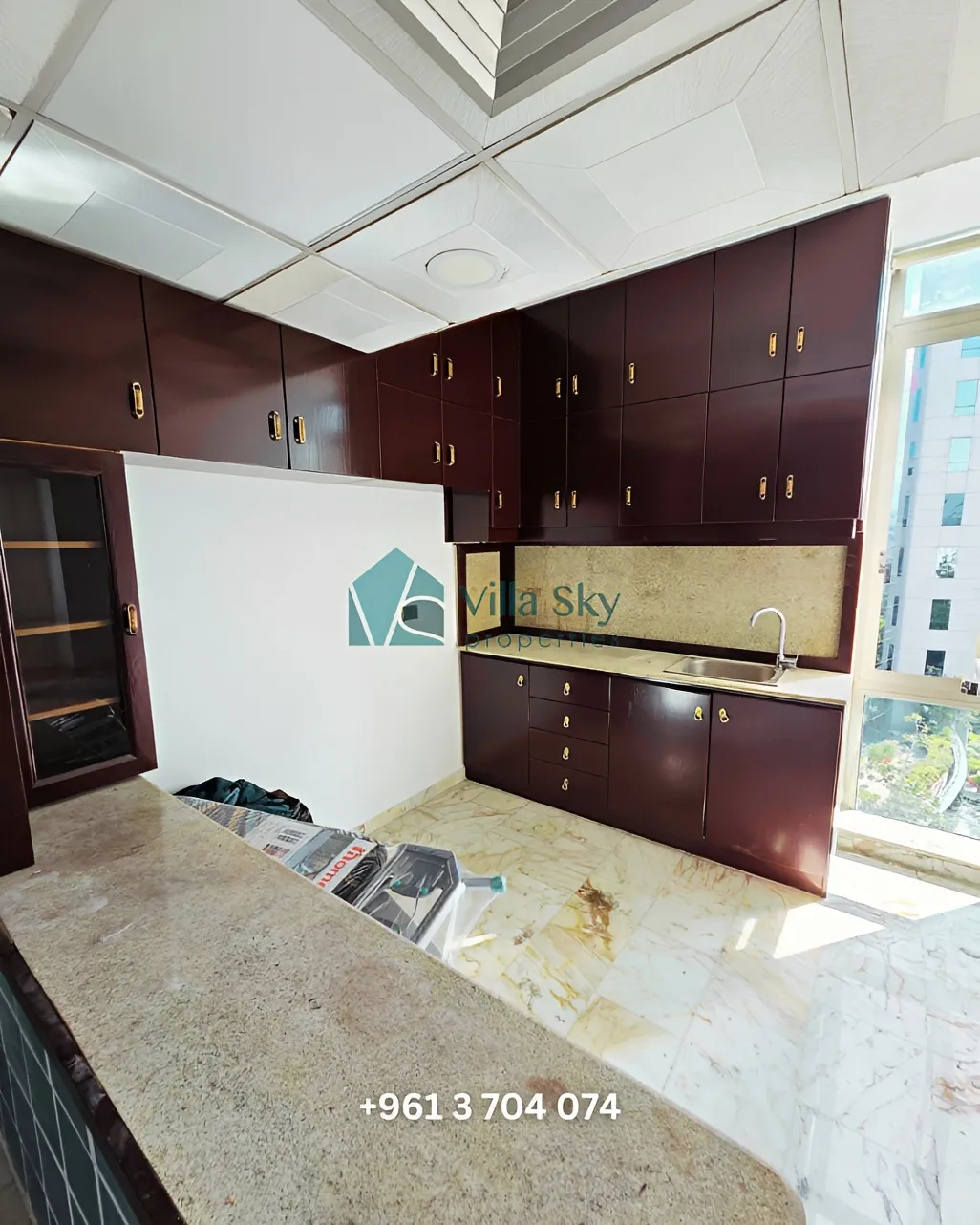 Office for sale in Adliyeh