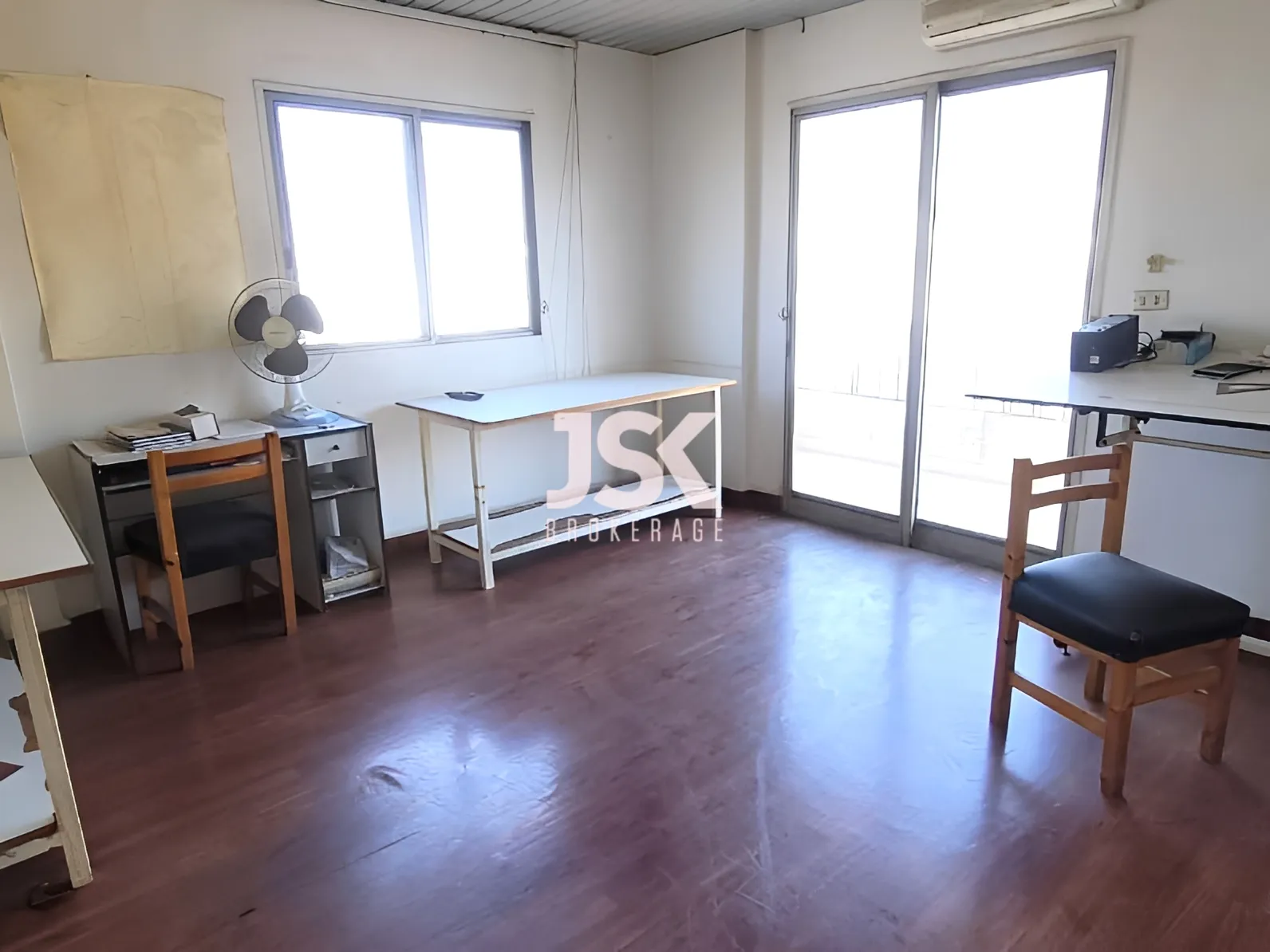 Office for Sale in Jounieh