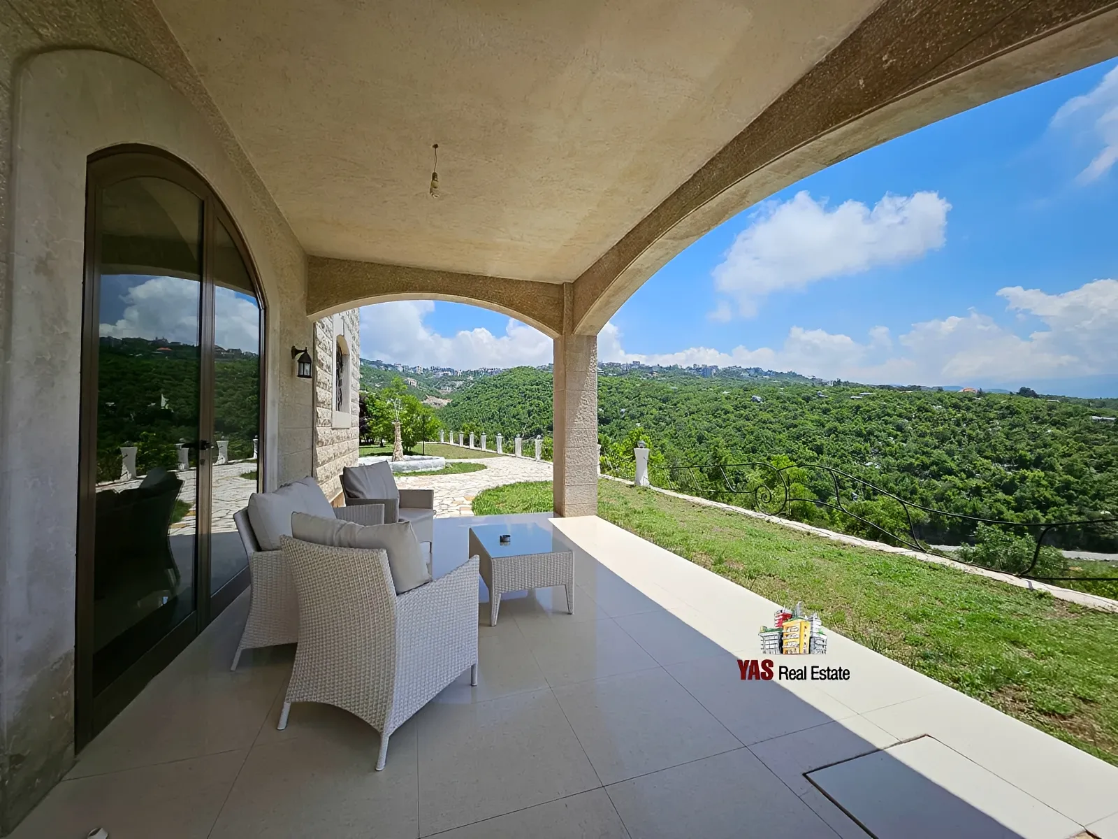Villa for Sale in Ajaltoun