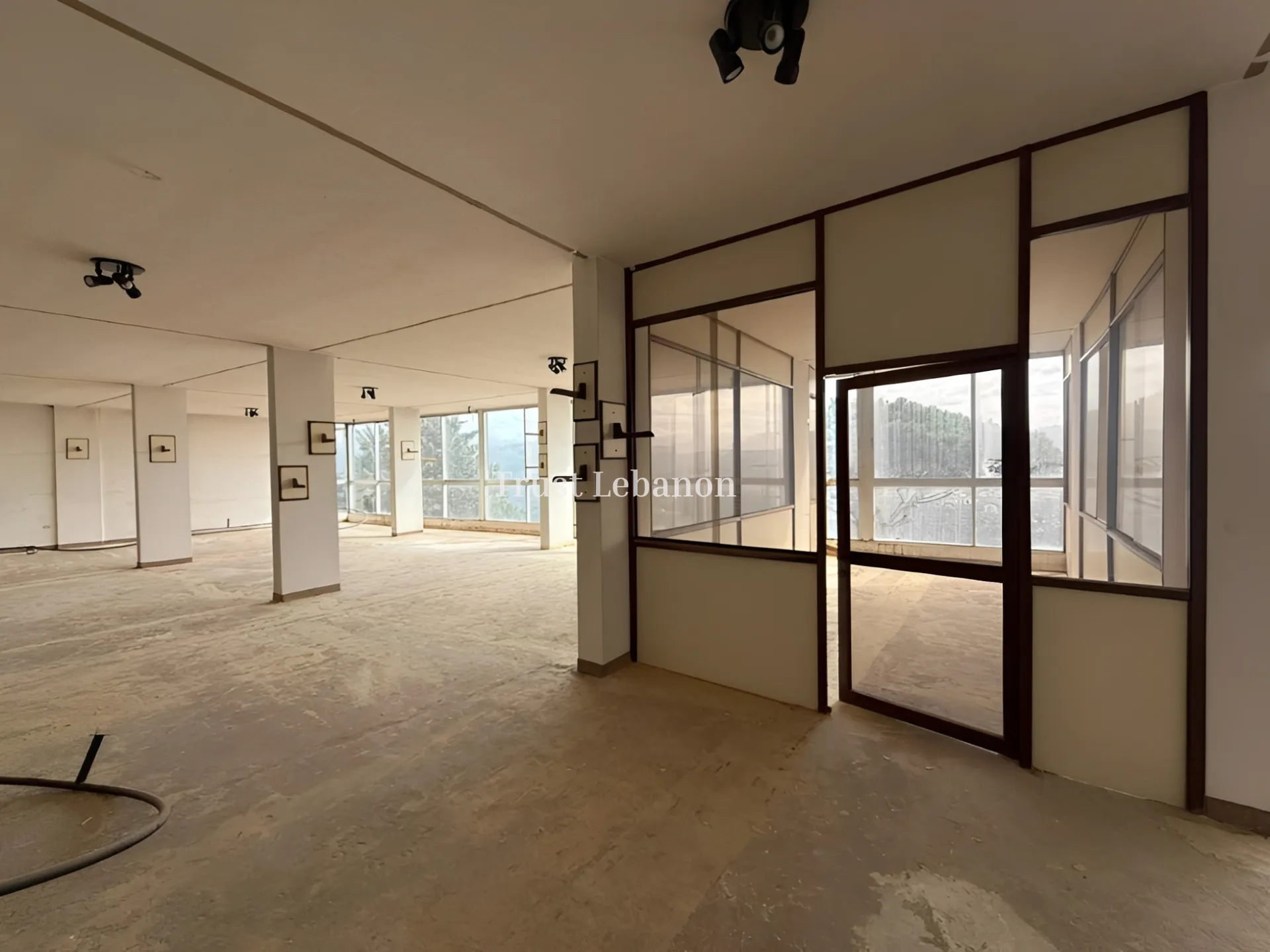 Showroom for rent in Broummana, Lebanon