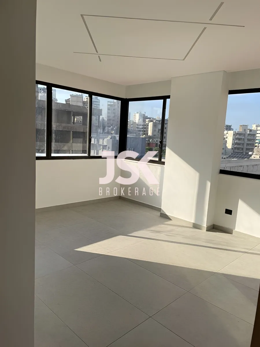 Office for rent in Sin El Fil