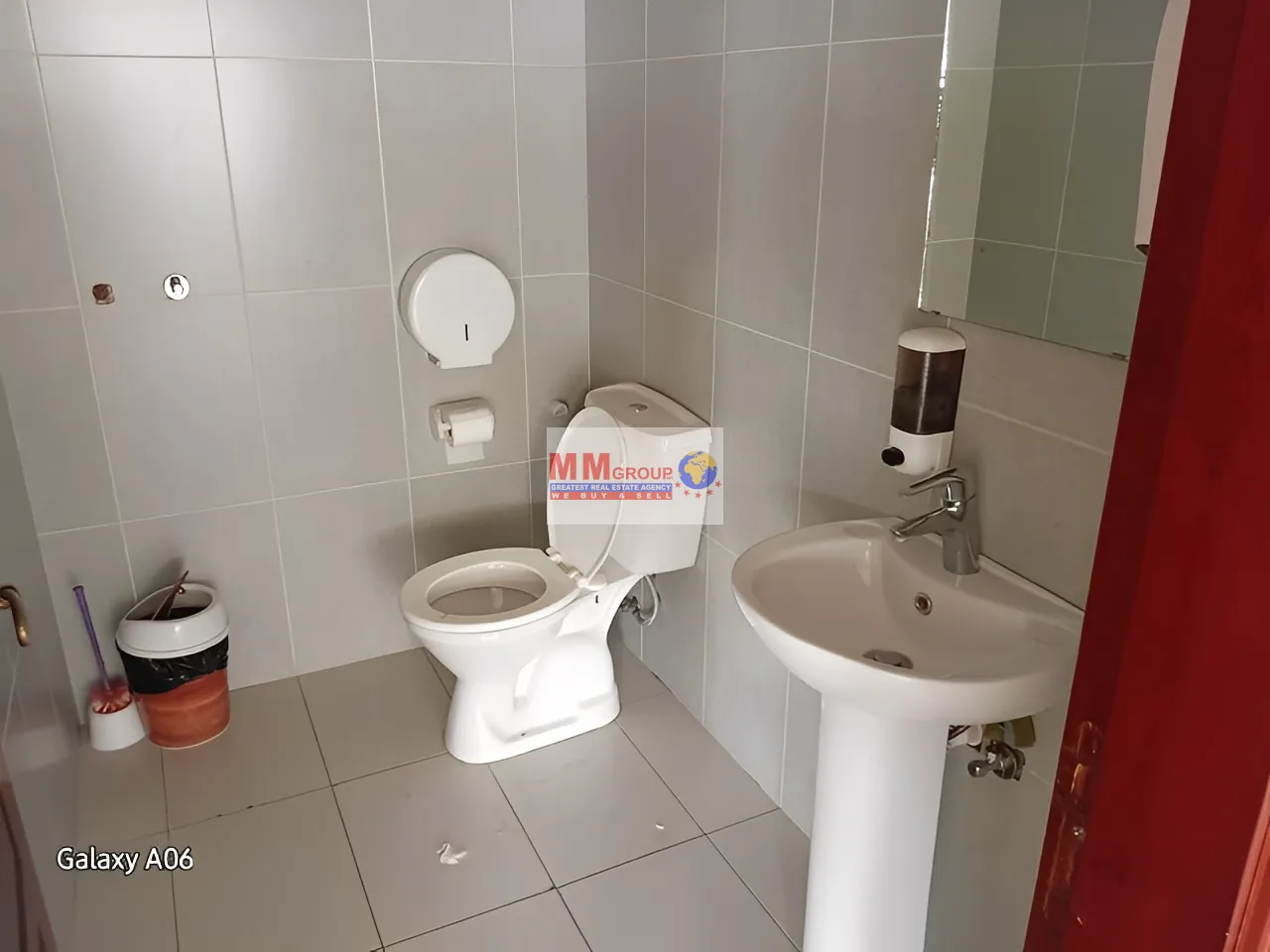 Shop for rent in Dekwaneh