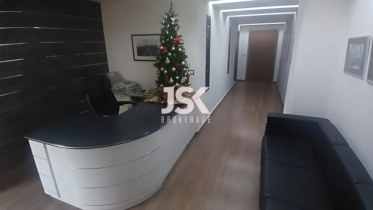 Office for rent in Sin El Fil