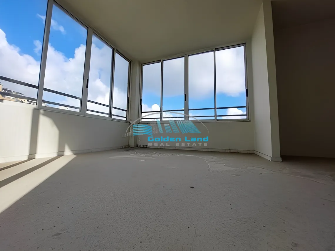 Office for rent in Mazraat Yachoua