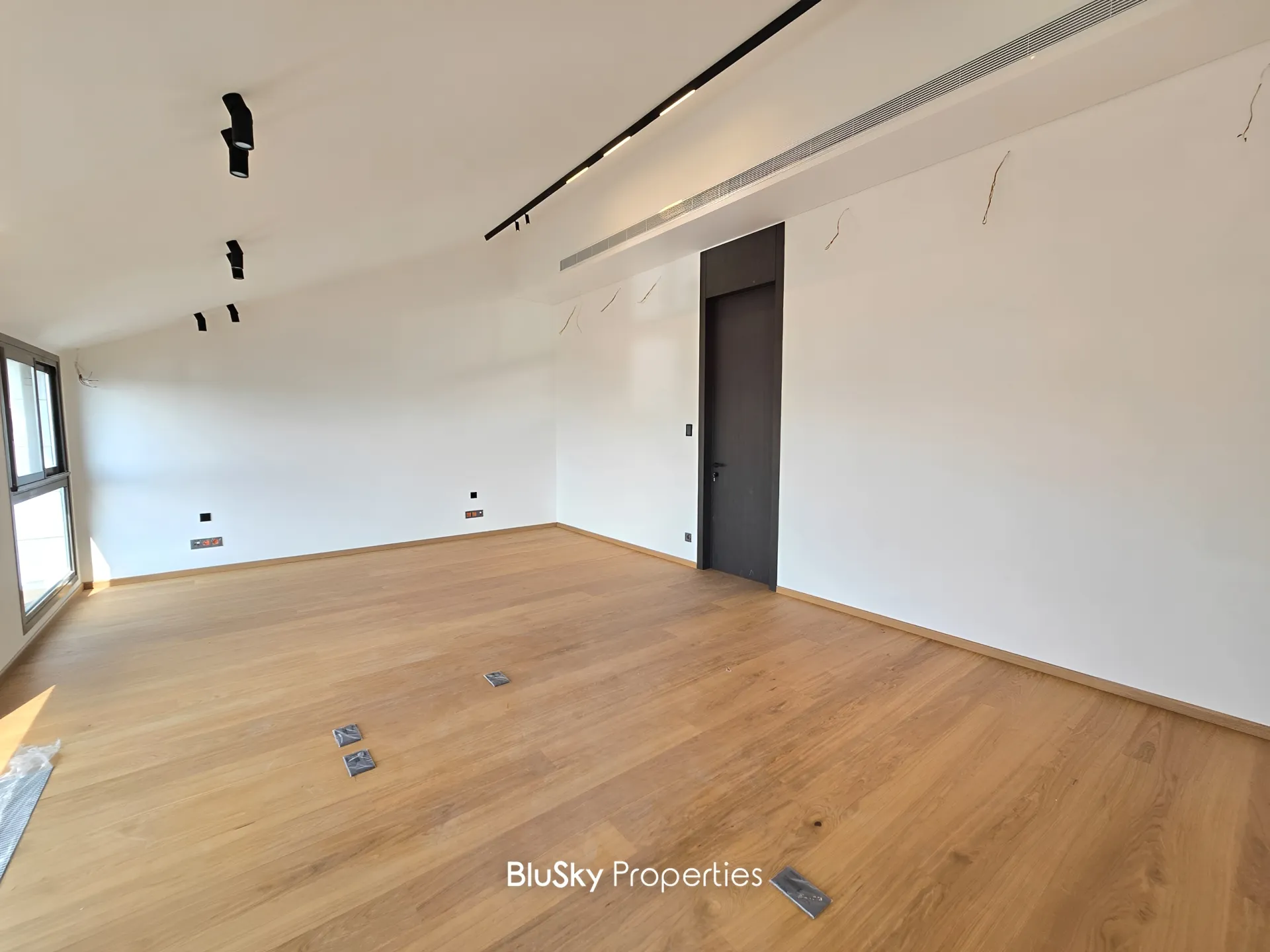Duplex for sale in Monteverde main street، lebanon