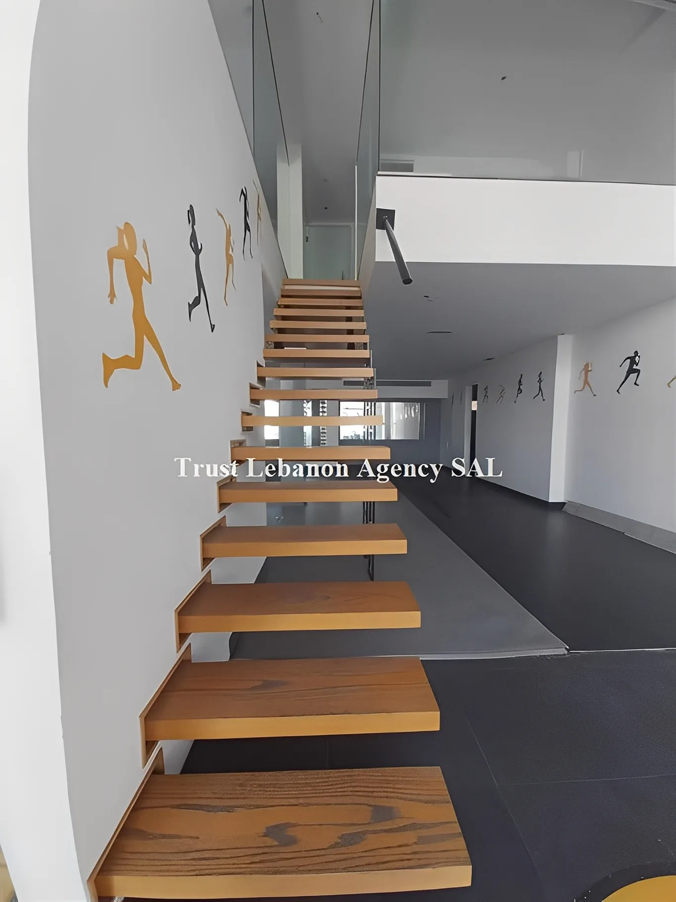 Commercial Property For Rent in Metn, Horsh Tabet