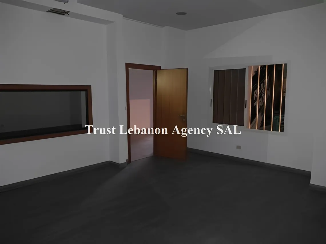 Office for sale in Metn, Beit Mery