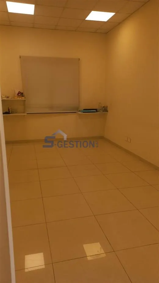 Office for rent in Zalqa