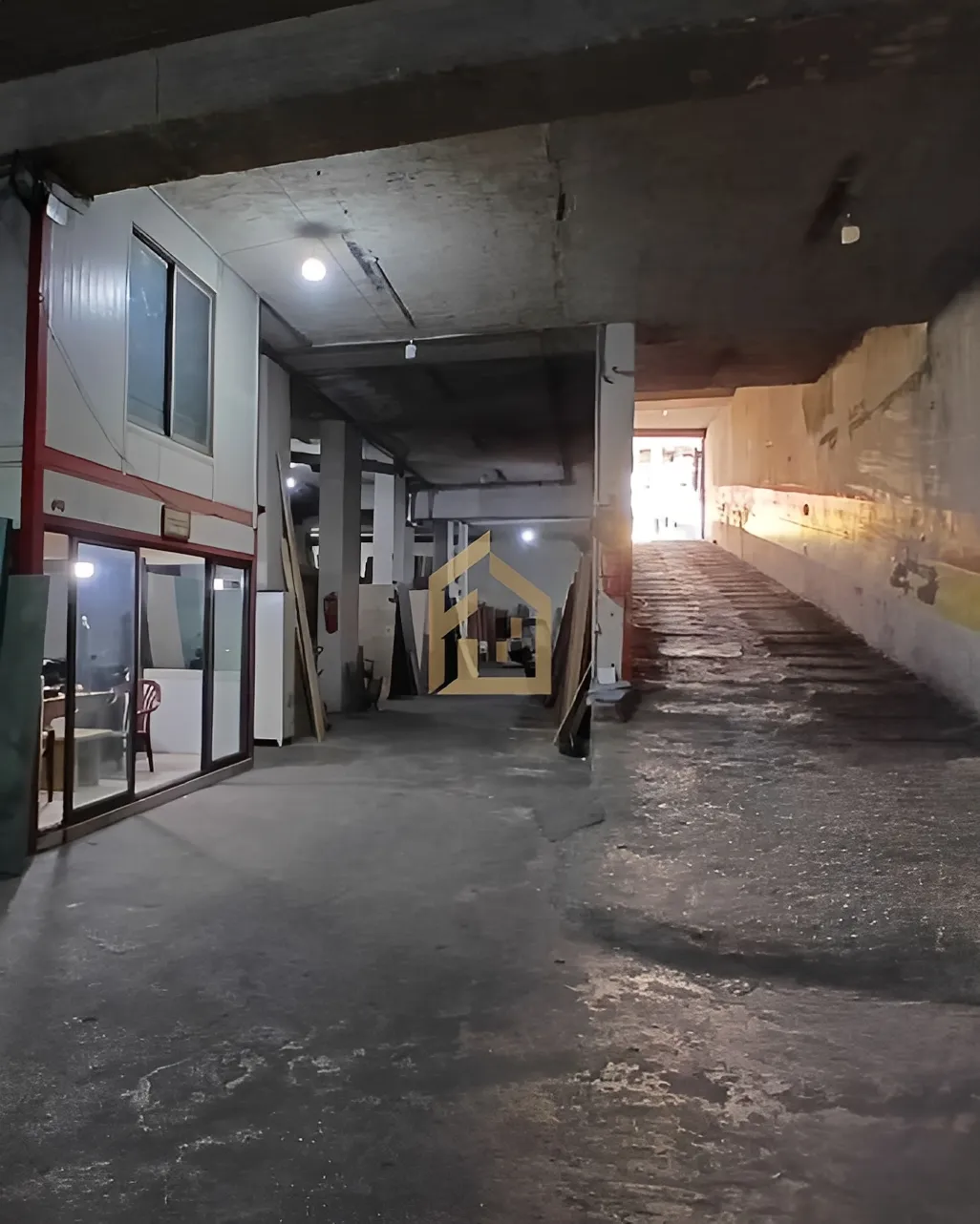 Warehouse for Sale in Haret Hreik, Lebanon