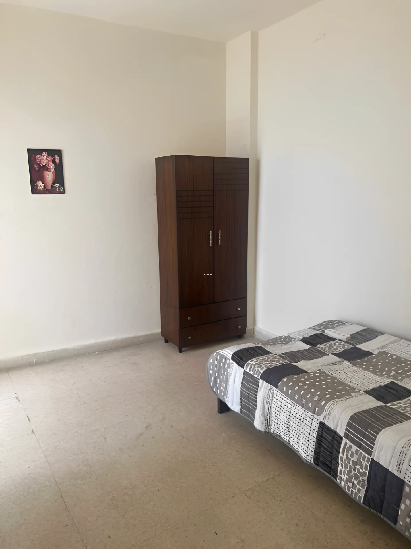 Apartment for rent in Ras El Nabaa, Bayrut, Lebanon - 3 bed, 2 bath