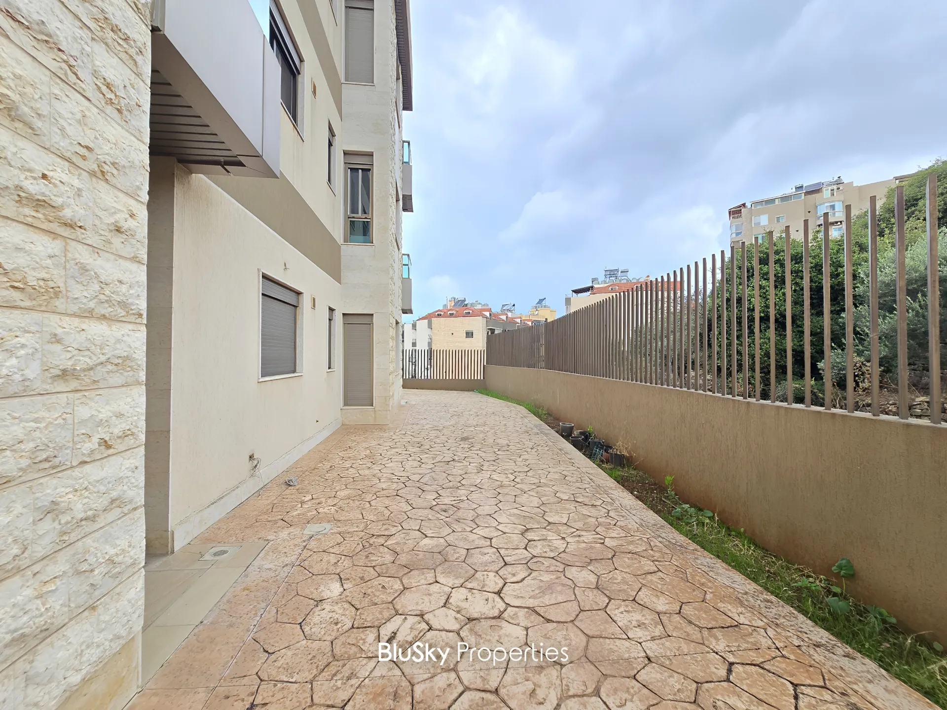 Apartment for sale in Mansourieh