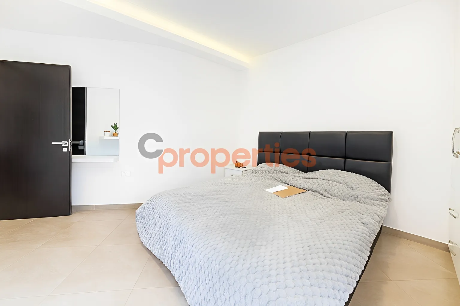 Apartment for Sale in Haret Sakher
