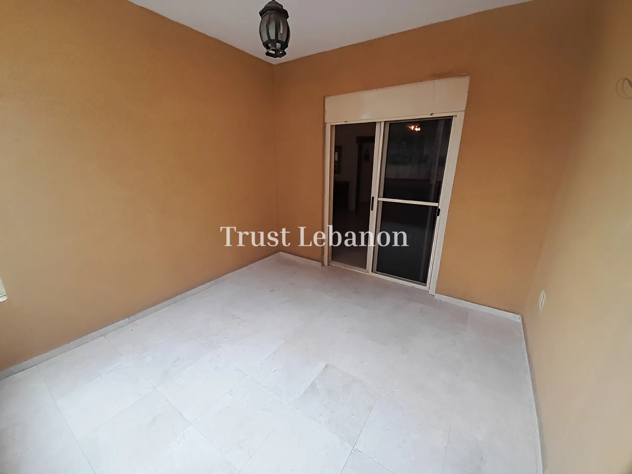 Apartment for sale in Forn El Chebbak