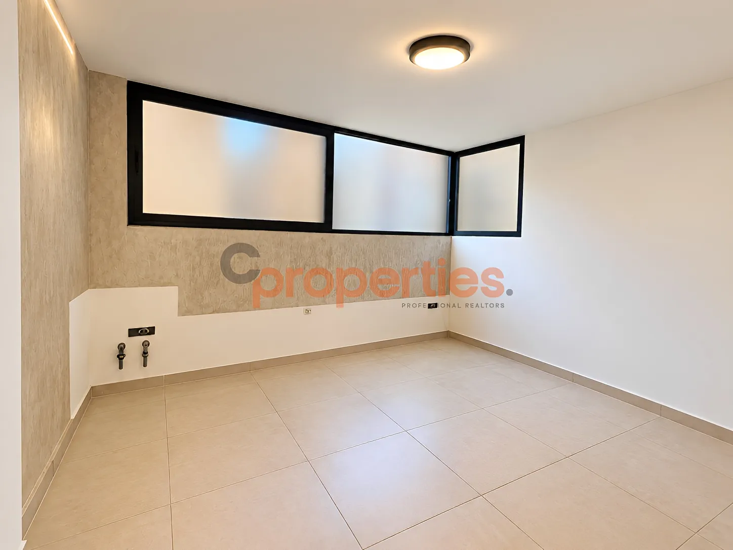 Shop for Rent in Jdeideh