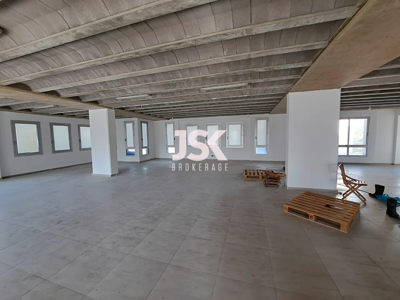 Building for Rent in Dekwaneh
