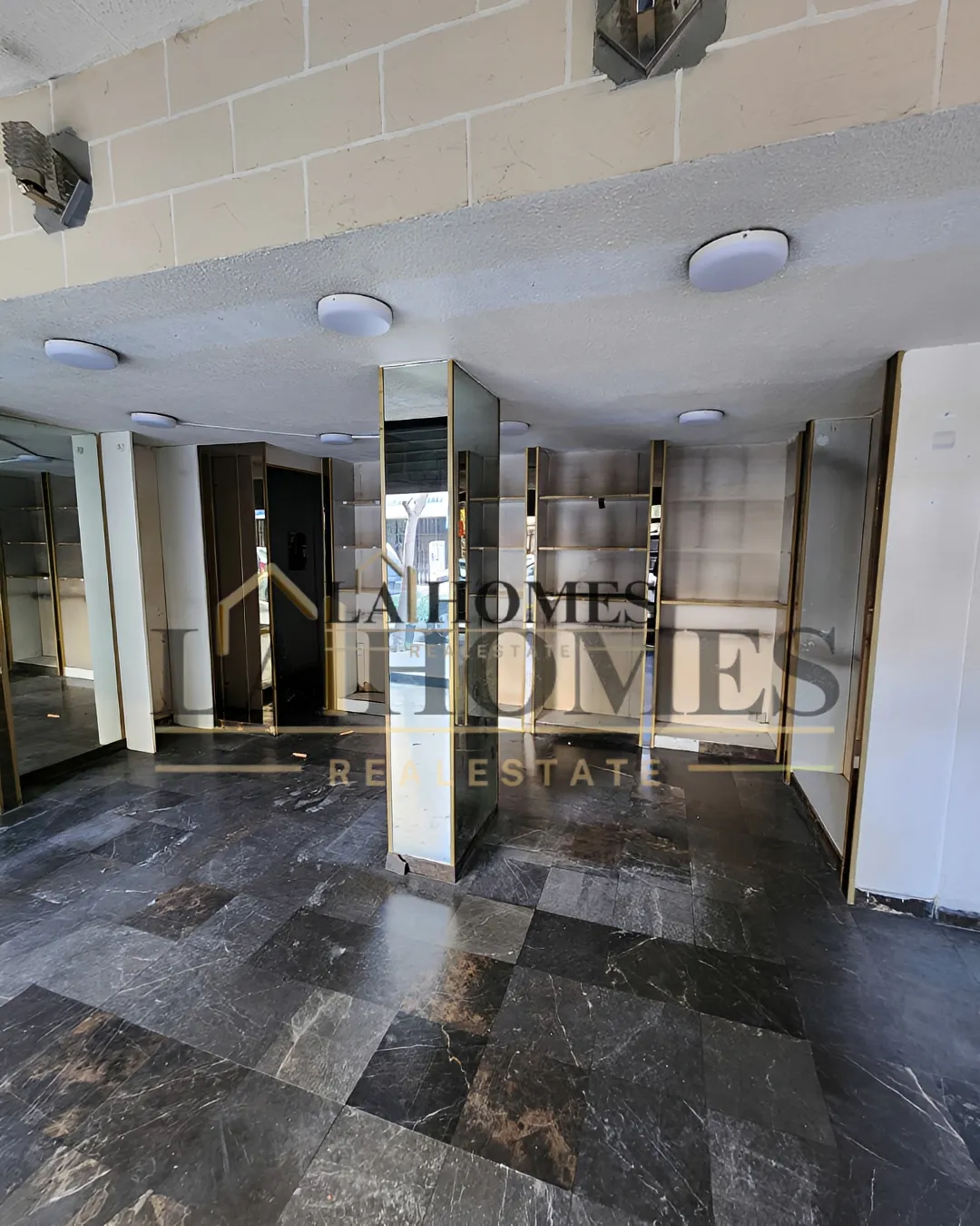 Shop for sale in Hamra