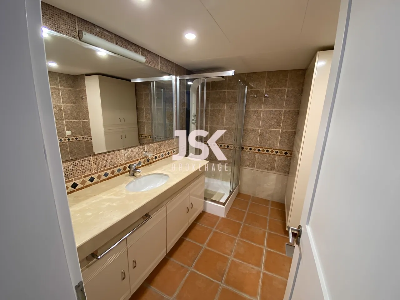 Apartment for Sale in Saifi Village