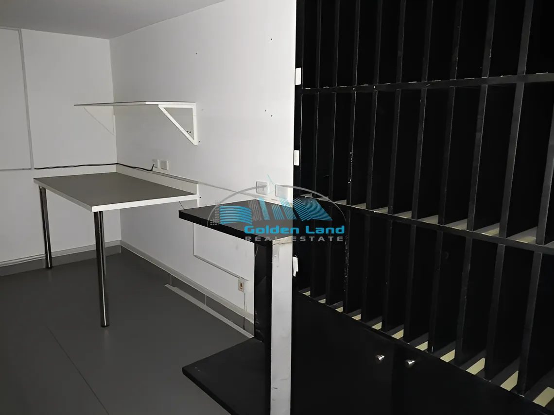 Shop for rent in Horch Tabet