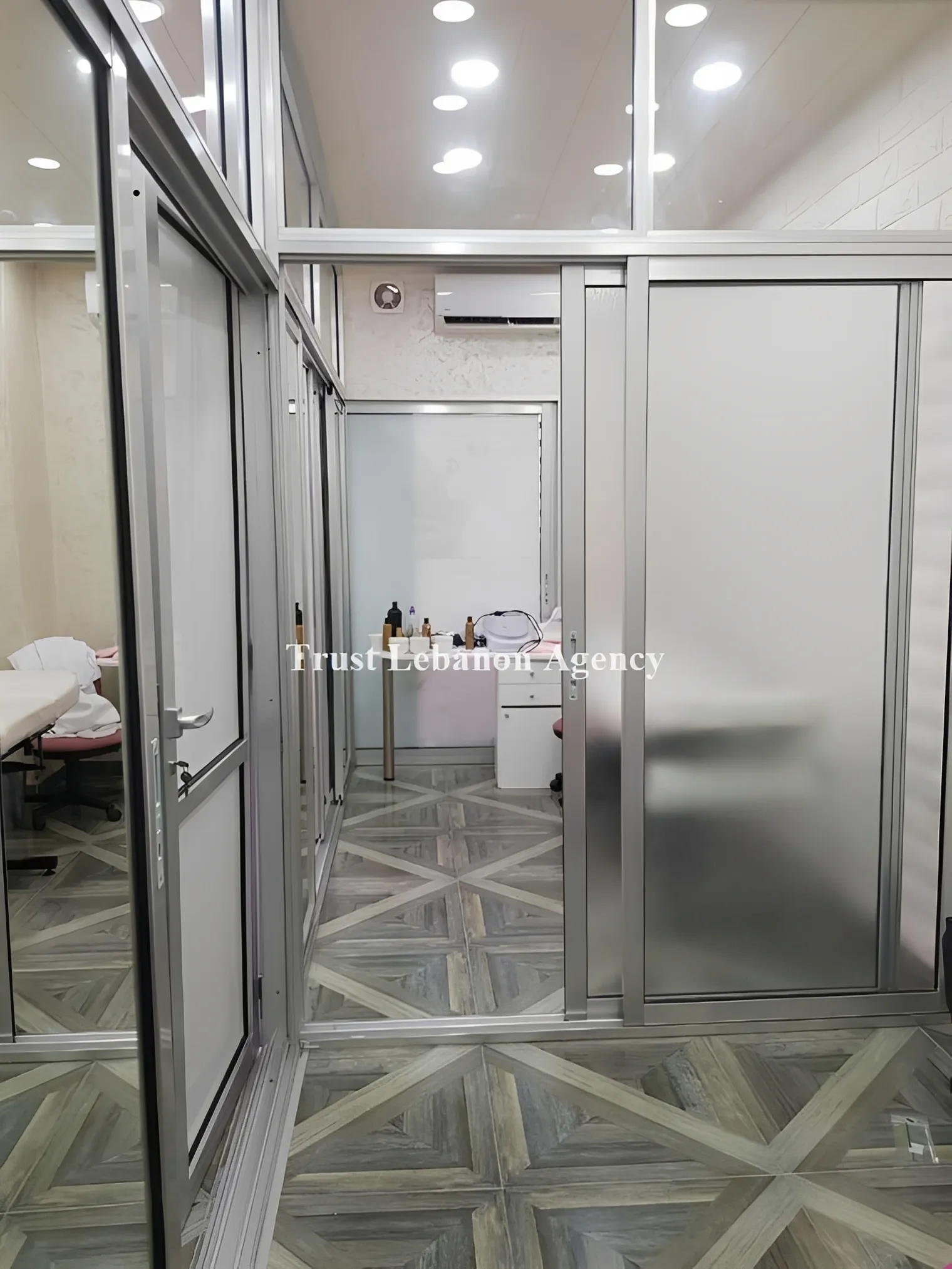 Shop for rent in Baabda, Ain Al Remmeneh