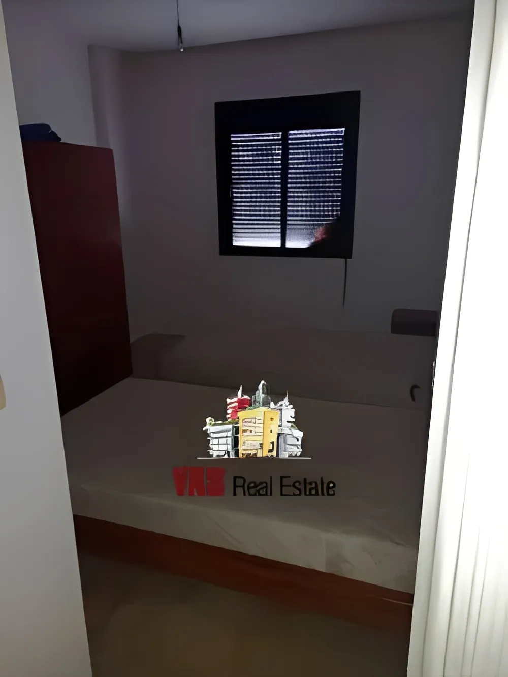 Apartment for Sale in Ballouneh - 3 bed, 3 bath