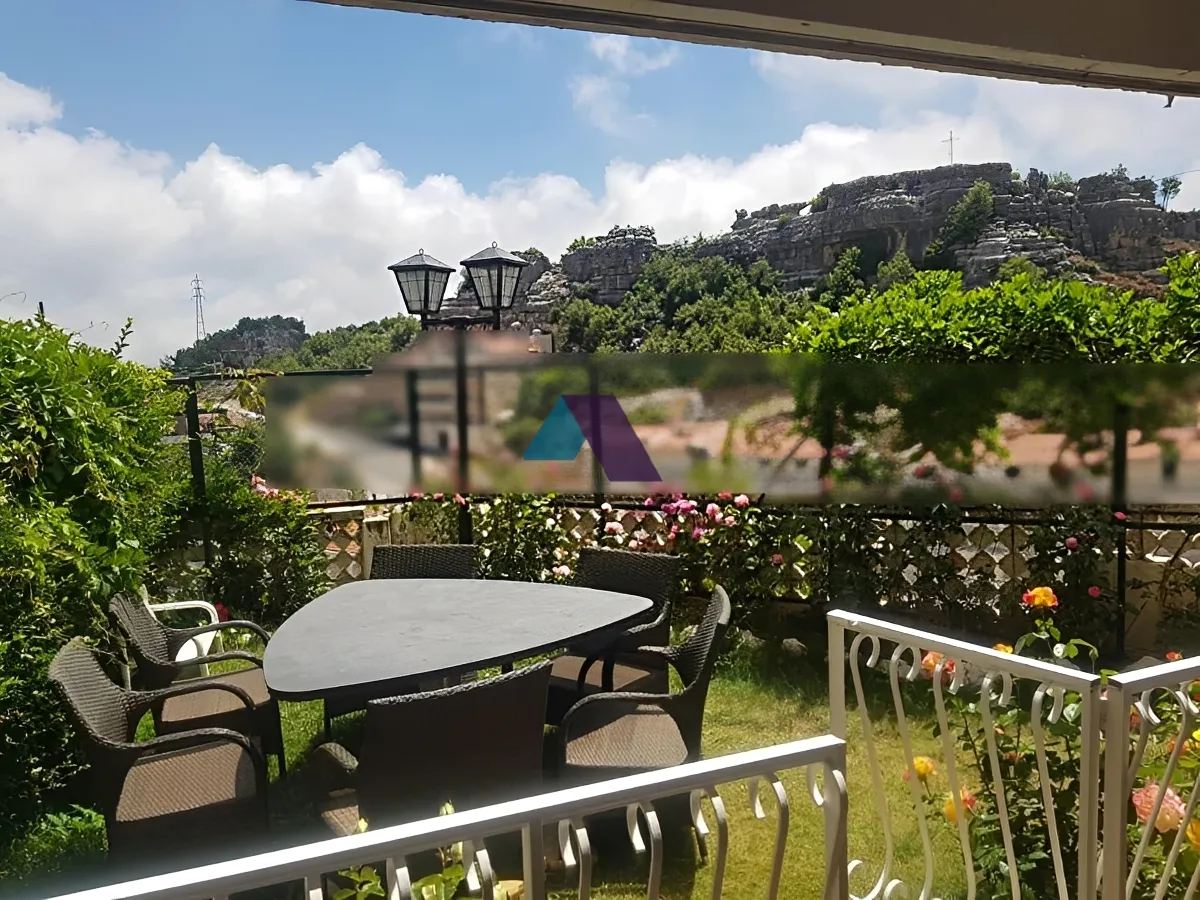 Chalet for sale in Faitroun
