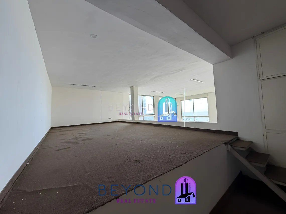 Warehouse for rent in Ramlet El Baida, Bayrut, Lebanon