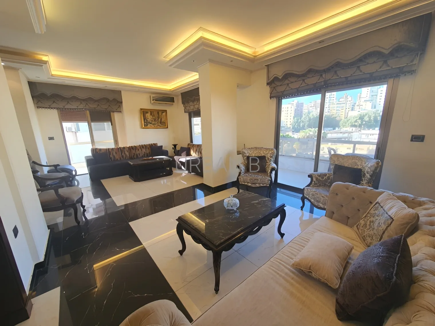 Apartment for Sale in Ramlet El Baida, Bayrut, Lebanon