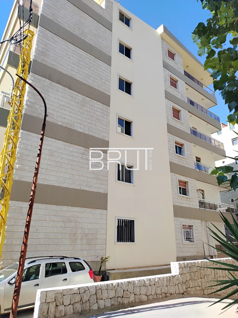 Apartment for Rent in Ajaltoun