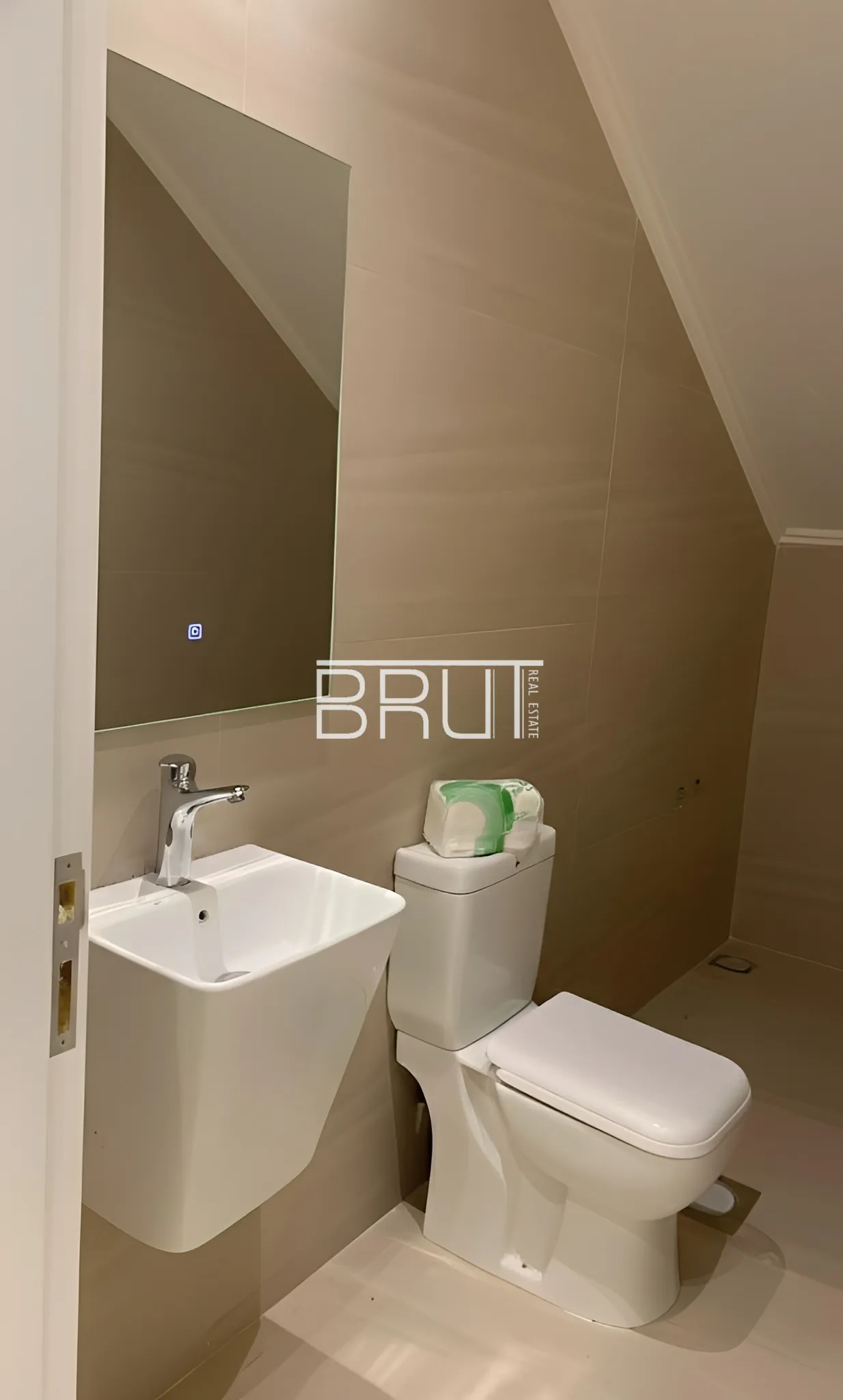 Commercial for Rent in Ajaltoun