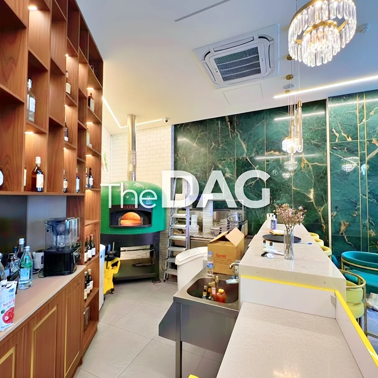 Restaurant for rent in Caree d'or, Achrafieh