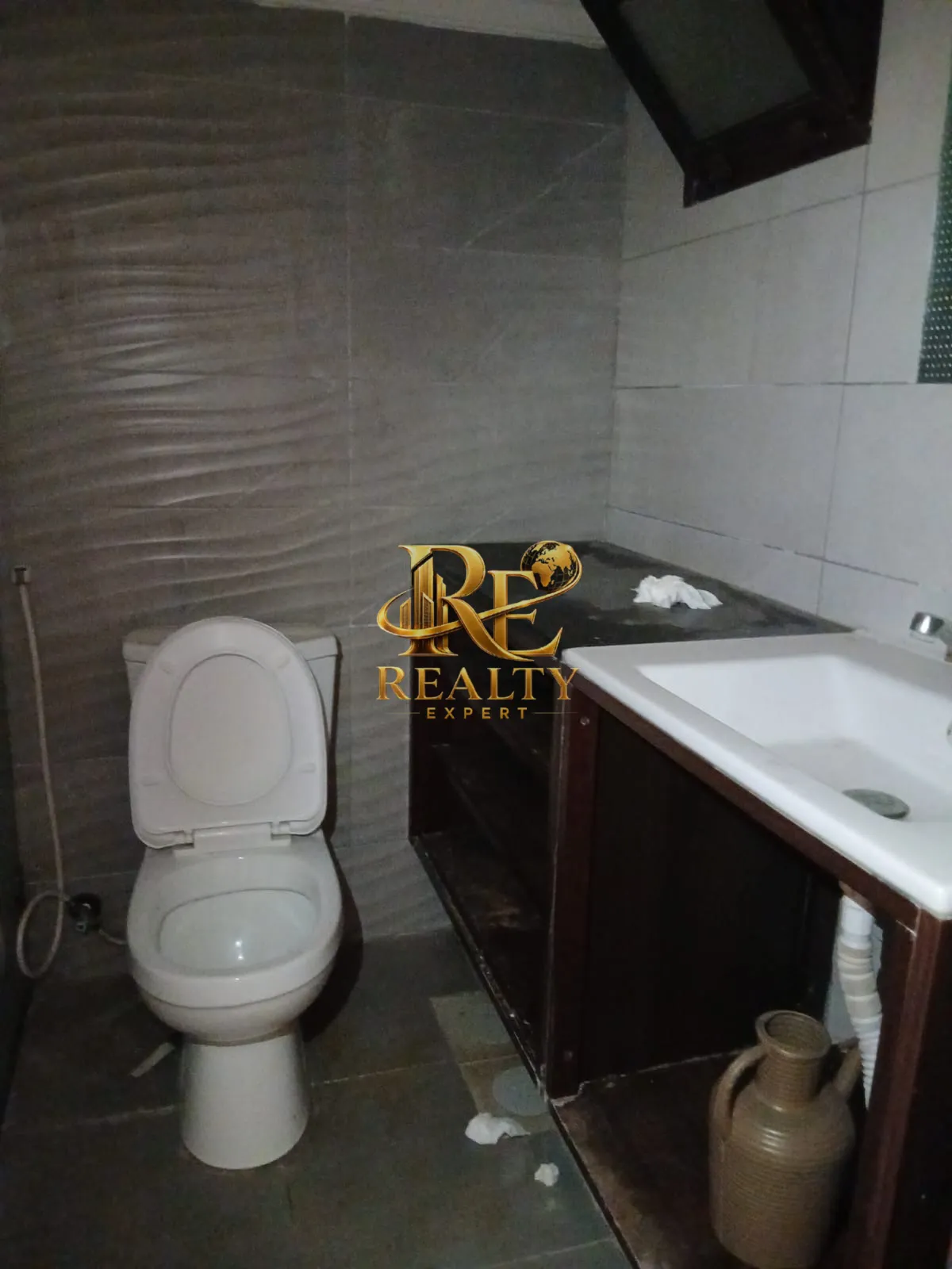 شقة for rent in Haret hreik, لبنان