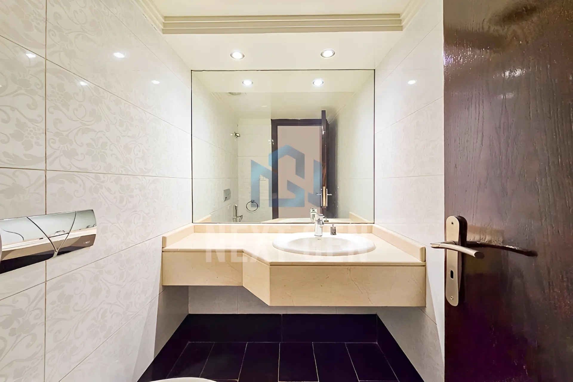Apartment for rent in Ain Al Mraiseh, Beirut, Lebanon