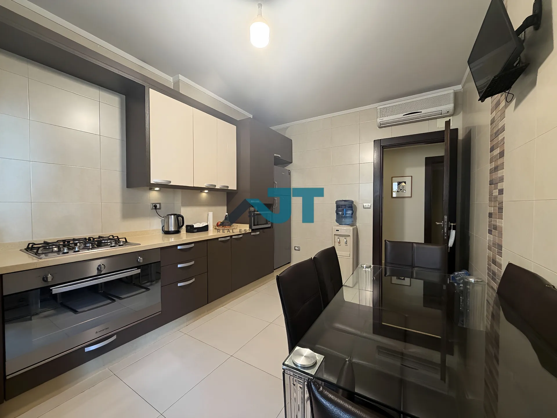 Apartment for rent in Ain el-mreisseh, beirut, lebanon