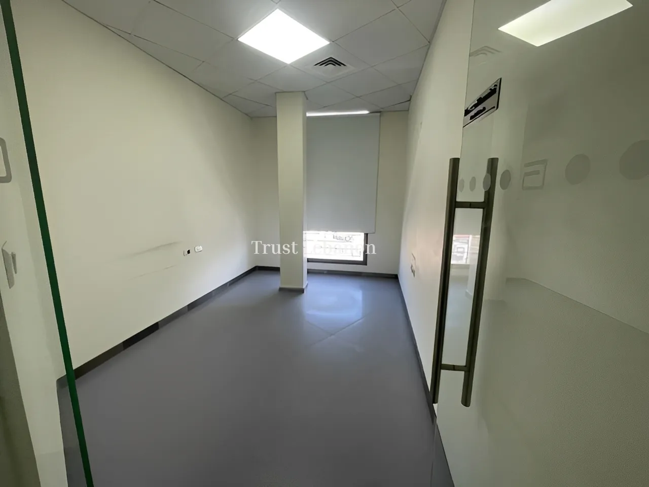 Office for rent in Furn El Chebak, Bayrut, Lebanon