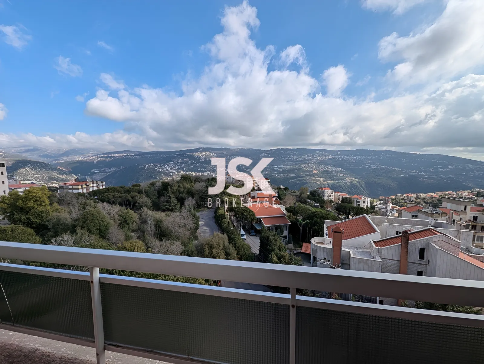 Apartment for Sale in Ajaltoun