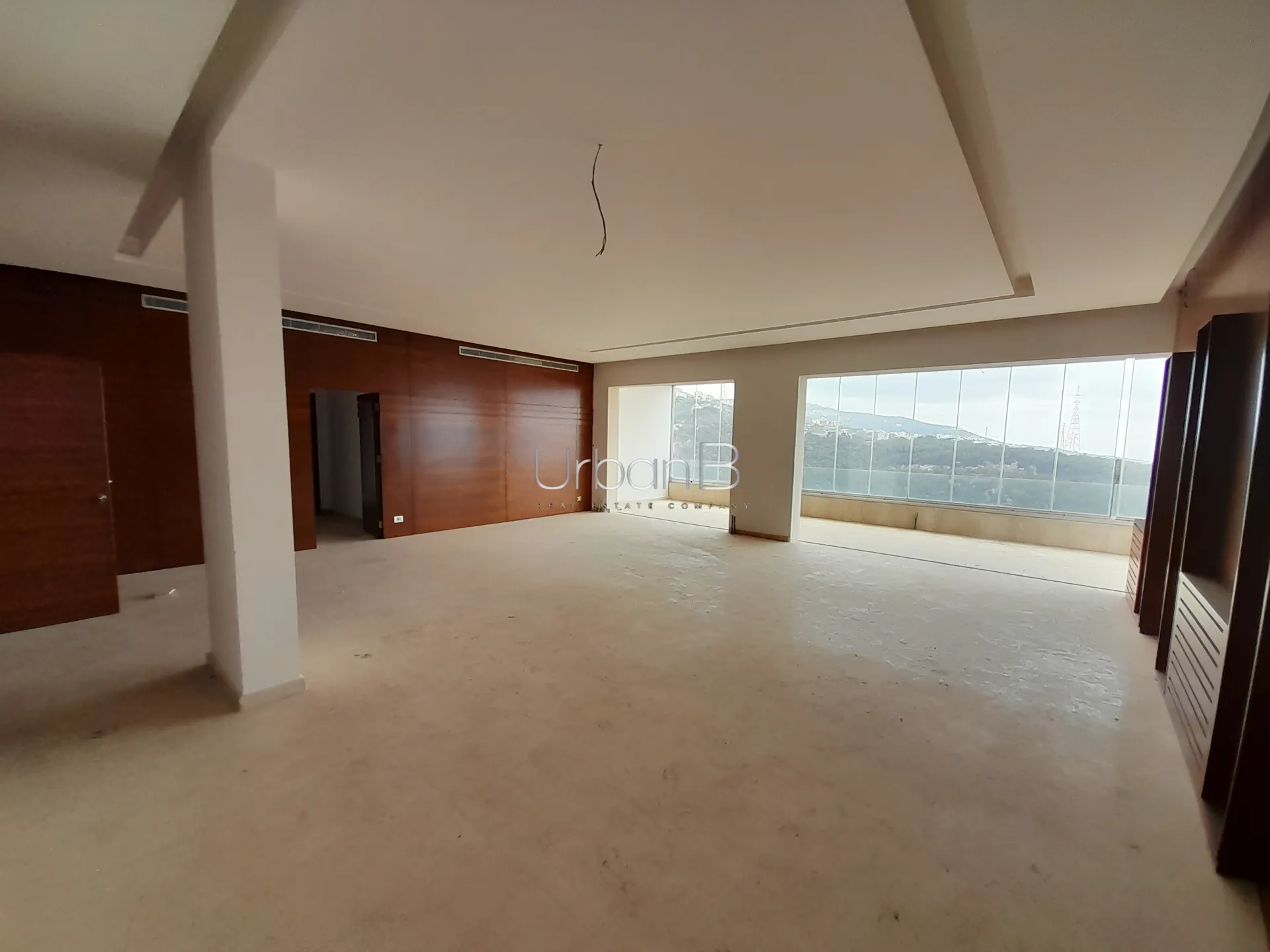 Residential in Rabweh, metn - 4 bed, 4.5 bath