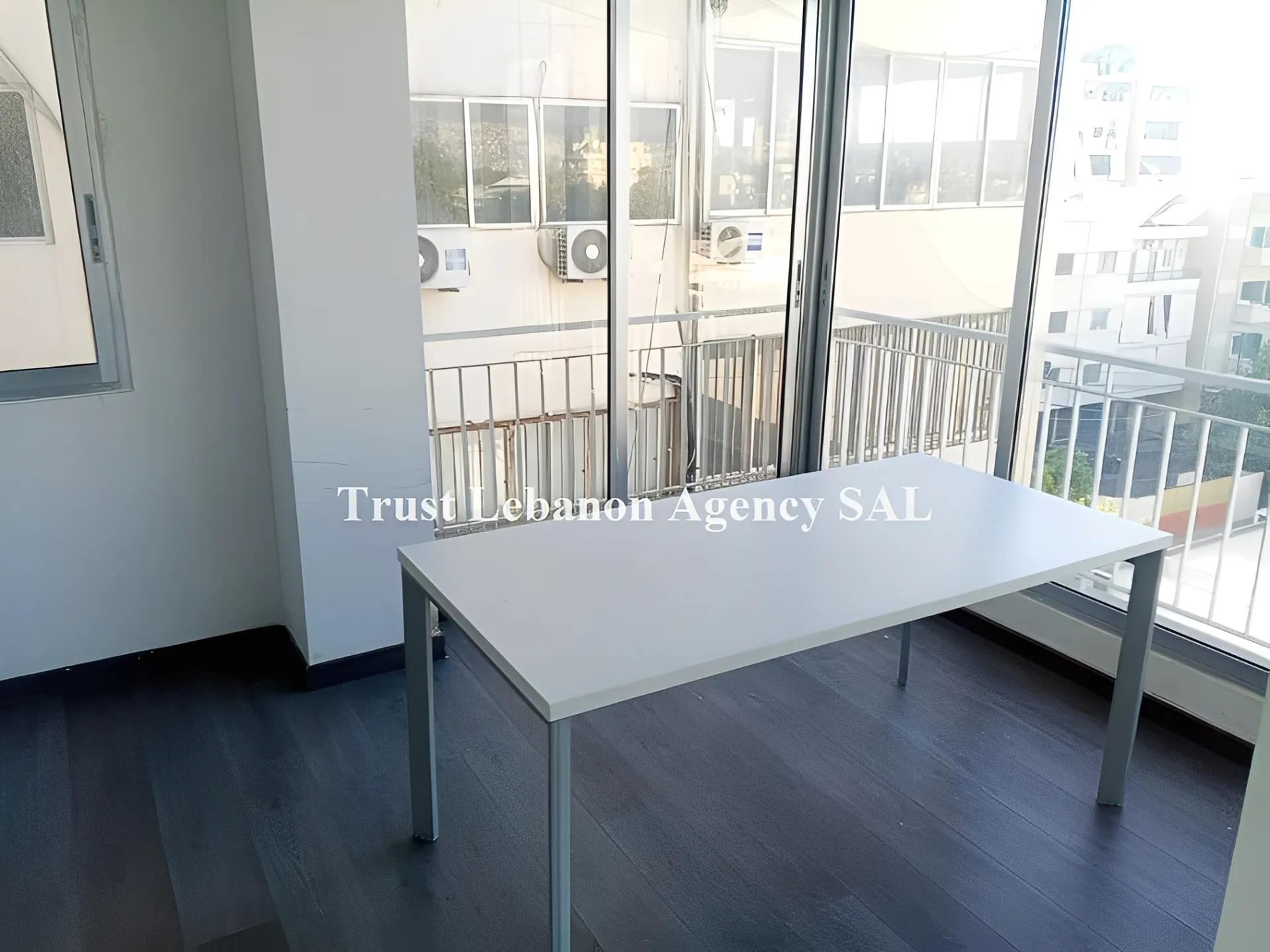 Office for rent in Beirut, Medawar