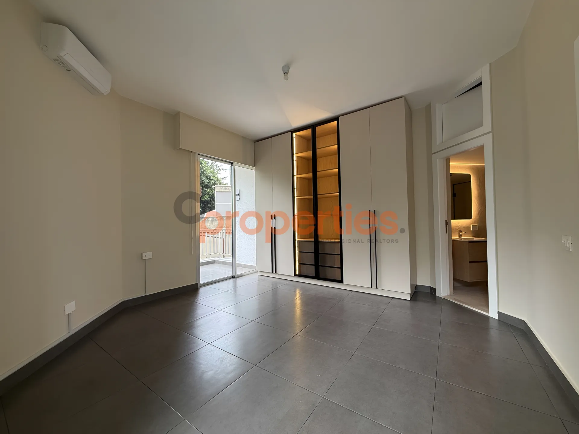 Chalet for Sale in Jounieh - 1 bed, 1 bath