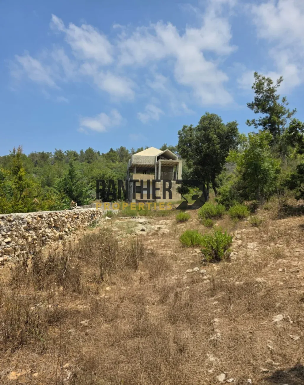 Villa for sale in Mechref, Lebanon - 9 bed, 6 bath