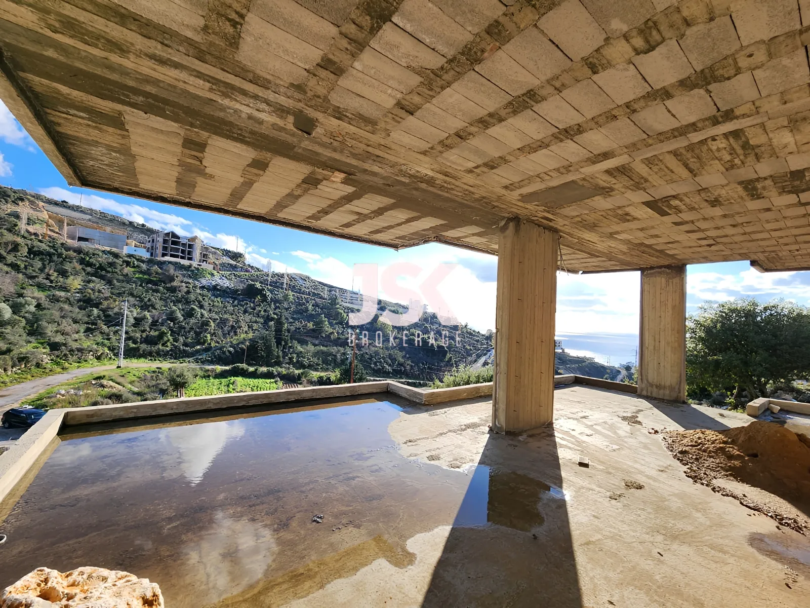 Building for Sale in Halat