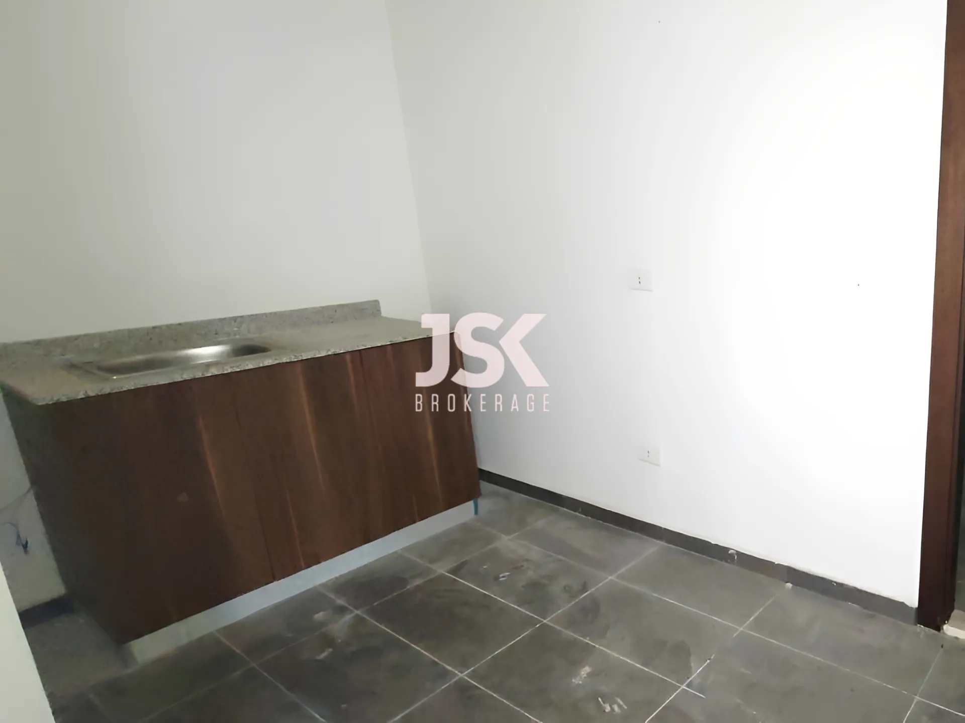 Office for Sale in Haret Sakher