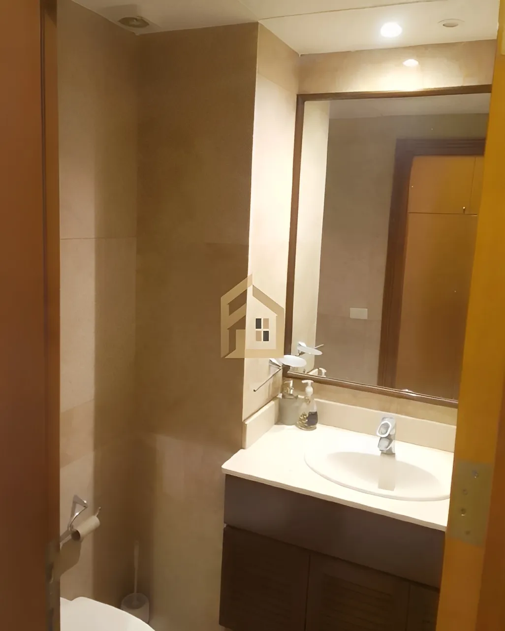 Apartment for Rent in Caree d'or, Achrafieh - 4 bed, 5 bath