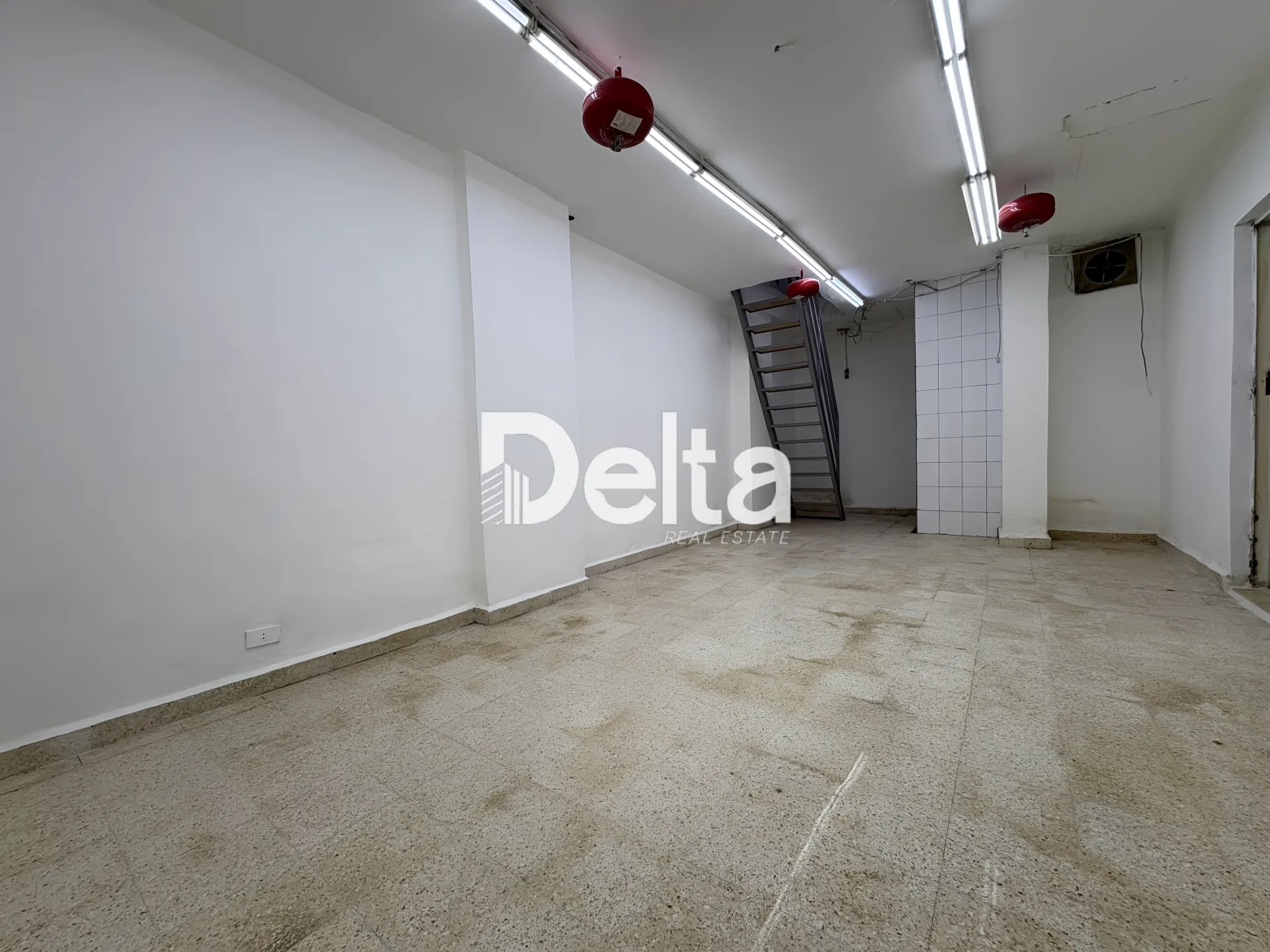 Shop for rent in Ras Al Naba'a