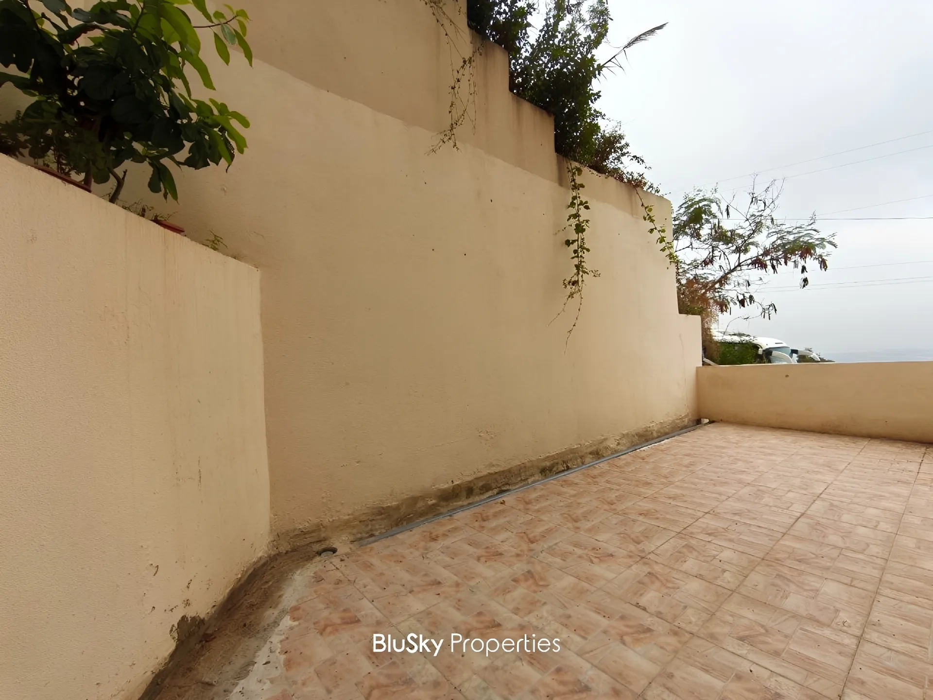 Apartment for sale in Aaqbiyeh