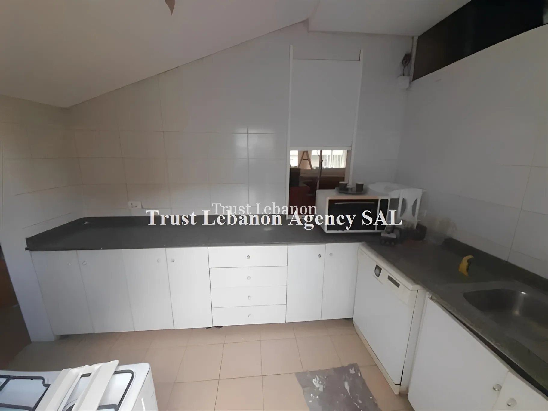 Shop for rent in Hazmieh, Lebanon