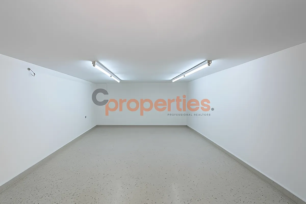 Shop for rent in Dekwaneh